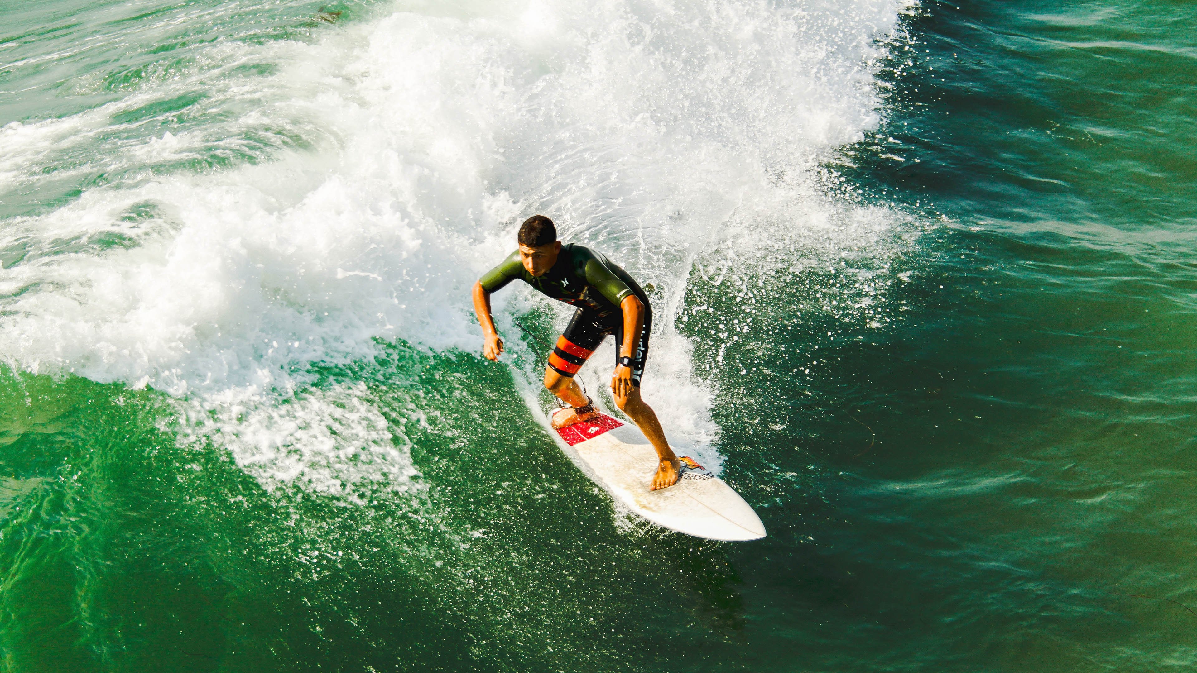 哈登全场最佳无争议，广东队收割活塞，东西方篮球的胜利之夜