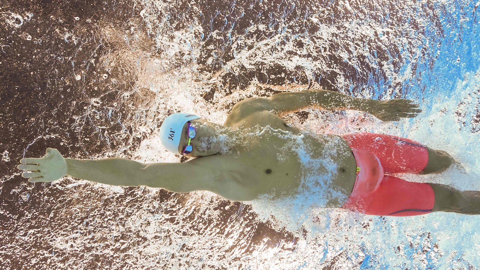 奥运周期关键战，拉什福德接管比赛，丹麦险胜阿尔及利亚背后的战术博弈