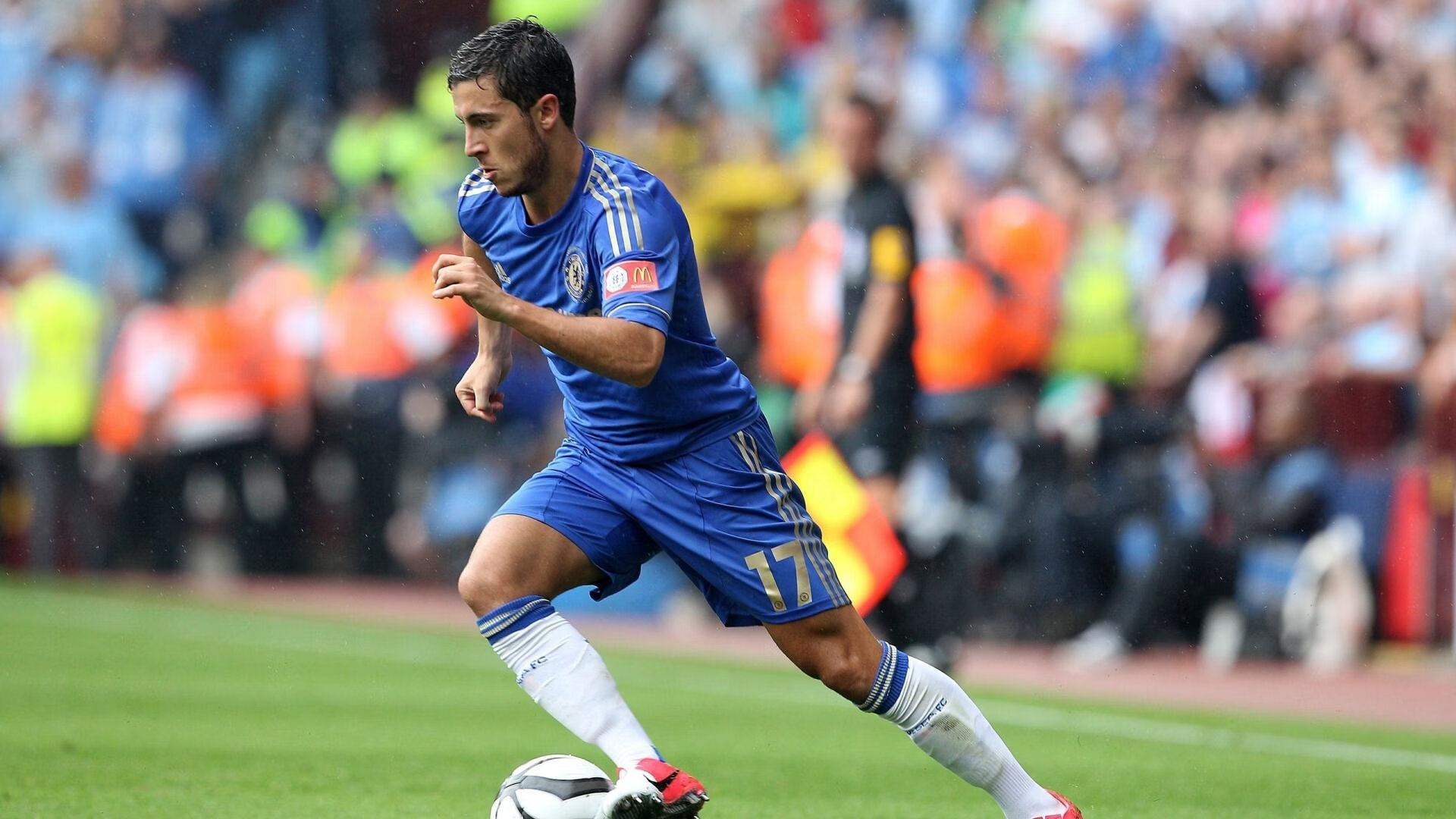 从雅温得到圣西罗，阿坎吉末节统治力如何诠释喀麦隆足球的新纪元