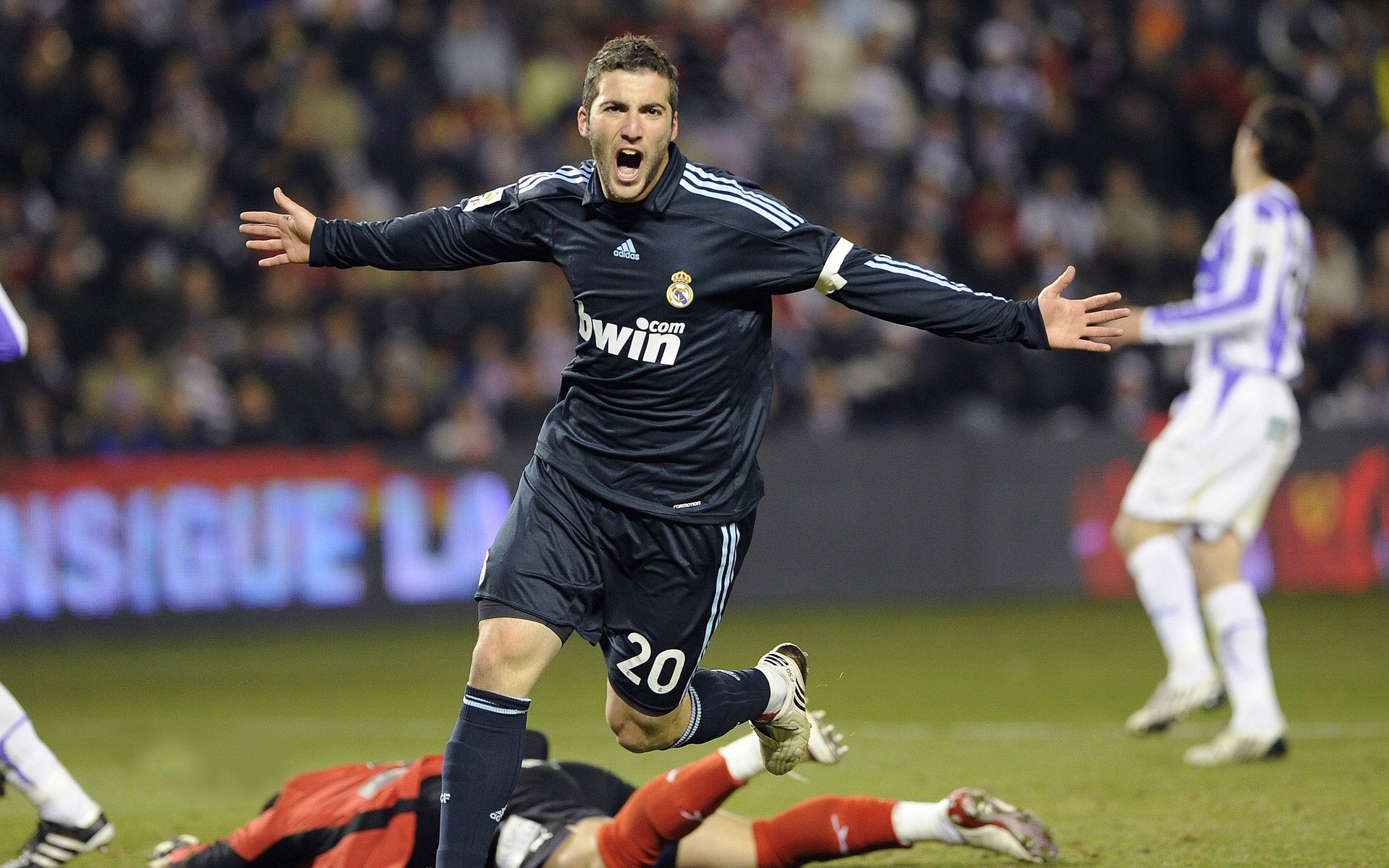 奥恰洛夫独木擎天，奥地利队惊险逆转韩国队